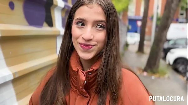 Follada Salvaje a una Joven Colombiana por Torbe – ¡La Puta se Dejó Pillar y Gime Como Loca!