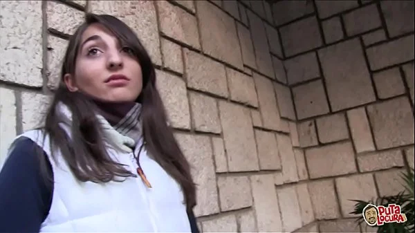 Jovencita de 19 años follando duro y embistiendo como una puta salvaje