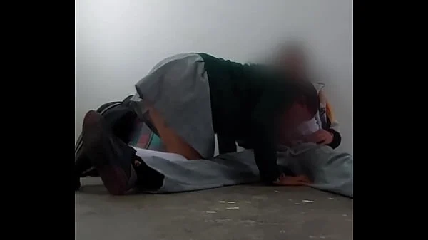 Colegiala mexicana follada duro en la bodega por sus compañeros calientes
