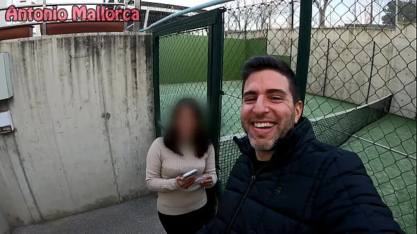 El muy puta mexicana coge con un desconocido a espaldas de su novio