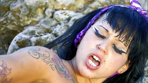 Me cago en la puta, esta zorra mexicana Rachel Milan se folla duro a Lee Stone.