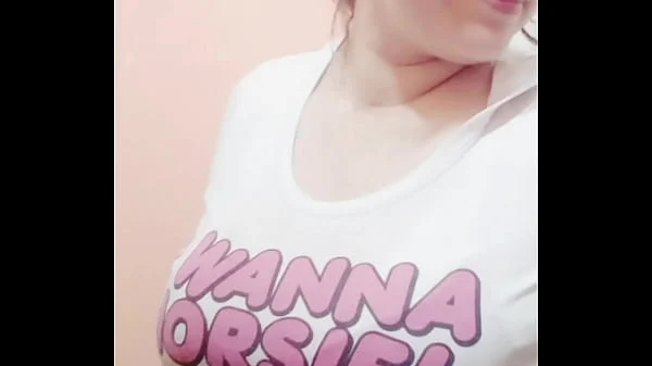 Tetona Mexicana Madura Se Desnuda y Muestra Sus Grandes Tetas Para Cámara – Follada Casera