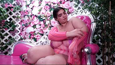 Rose D Kush: La Curvy y Deliciosa que se da Gusto