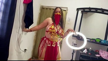 Sexo amateur con una árabe blanca de enormes tetas
